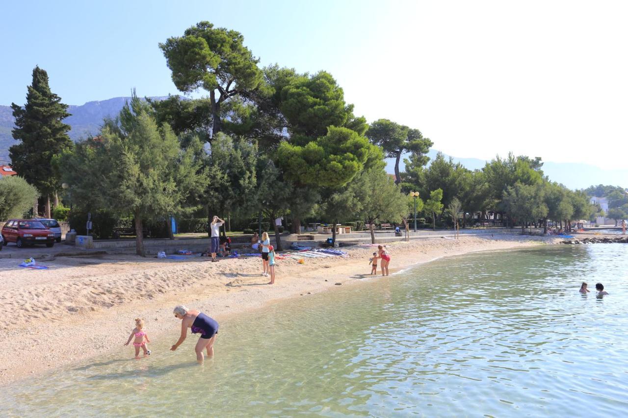 Apartments With A Parking Space Kastel Kambelovac, Kastela - 15480 Luaran gambar