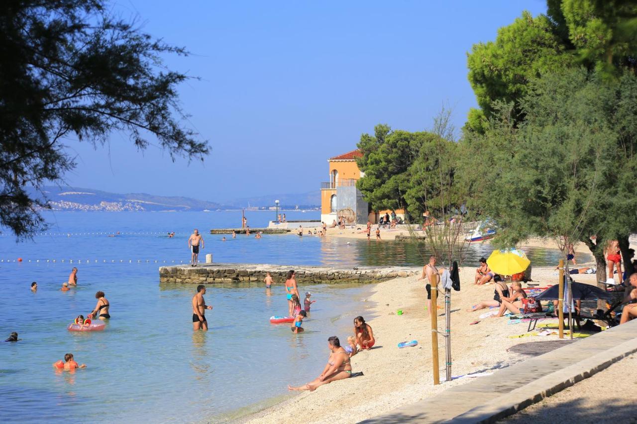 Apartments With A Parking Space Kastel Kambelovac, Kastela - 15480 Luaran gambar