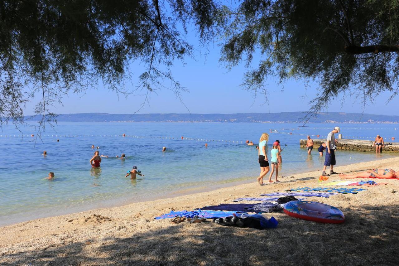 Apartments With A Parking Space Kastel Kambelovac, Kastela - 15480 Luaran gambar