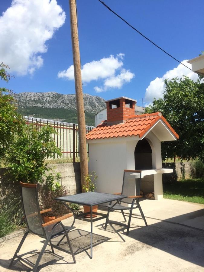 Apartments With A Parking Space Kastel Kambelovac, Kastela - 15480 Luaran gambar
