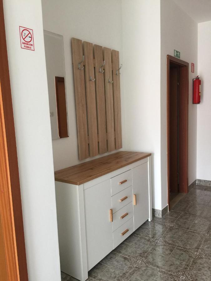 Apartments With A Parking Space Kastel Kambelovac, Kastela - 15480 Luaran gambar
