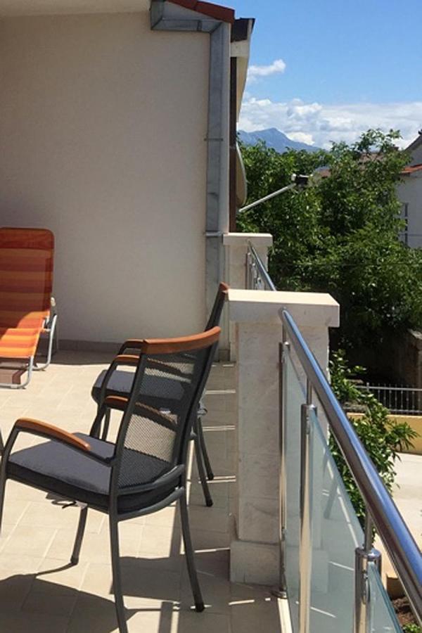 Apartments With A Parking Space Kastel Kambelovac, Kastela - 15480 Luaran gambar