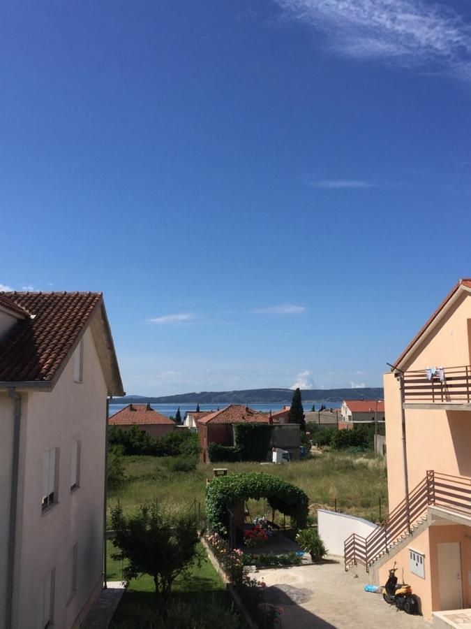Apartments With A Parking Space Kastel Kambelovac, Kastela - 15480 Luaran gambar